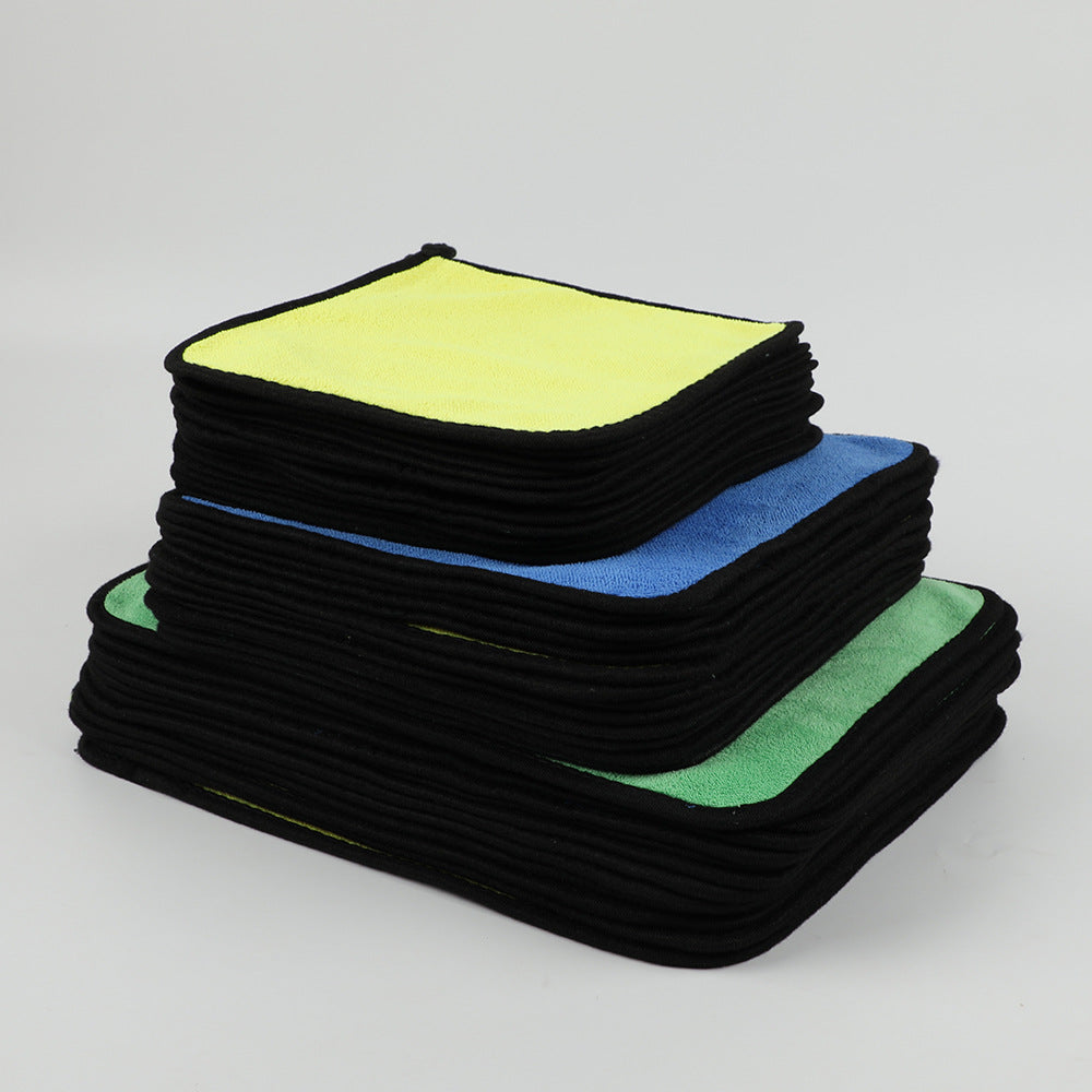 Special water - absorbing towel for cleaning car glass, a product for car washing and cleaning