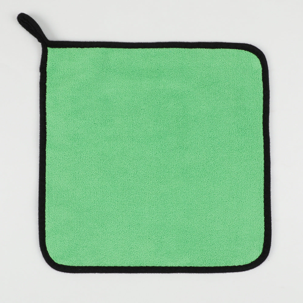 Special water - absorbing towel for cleaning car glass, a product for car washing and cleaning