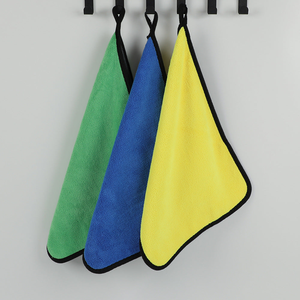 Special water - absorbing towel for cleaning car glass, a product for car washing and cleaning